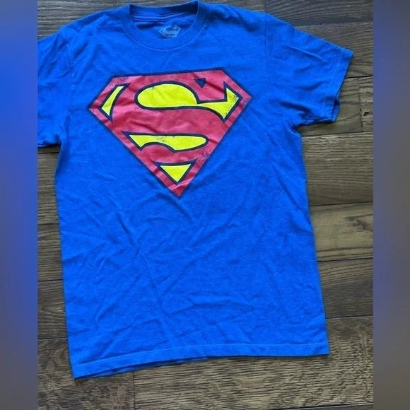 SUPERMAN Superhero youth small Logo t-shirt - Picture 2 of 6